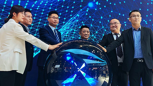2024上海Chinaplas展会：湖南宏晔新材料与万华化学签订回收聚碳酸酯战略合作协议